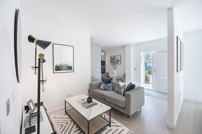 Studio To Rent In Florence House, Colindale, NW9