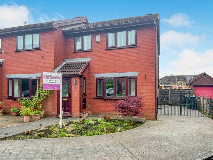 3 Bedroom Semi-Detached House To Rent In Spinney Nook, Harwood, Bolton, BL2