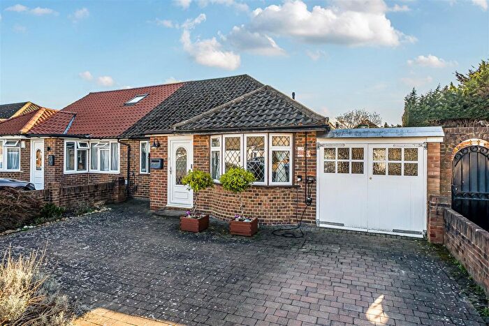 3 Bedroom Bungalow For Sale In Westacott, Hayes, UB4