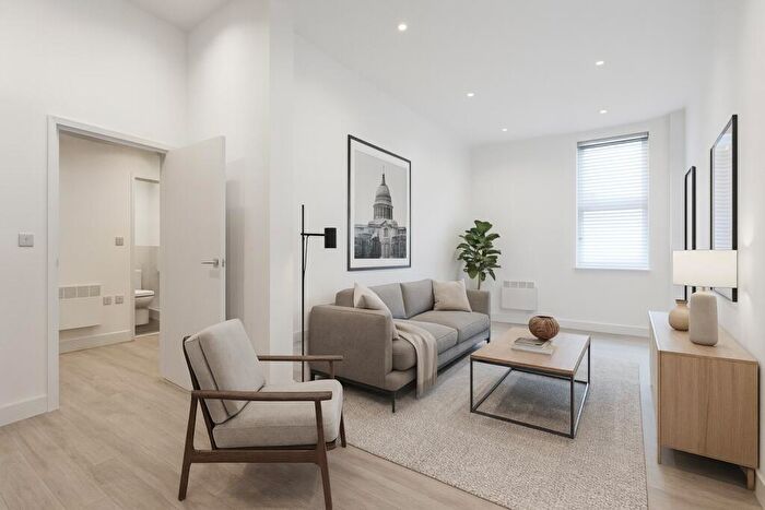 1 Bedroom Apartment For Sale In Alton Mews, Aylesbury, HP19