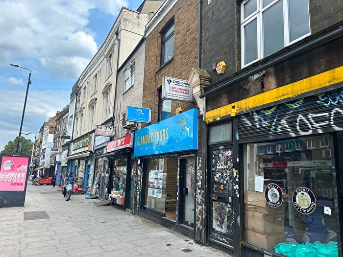 4 Bedroom Flat To Rent In Bethnal Green Road, London, E2