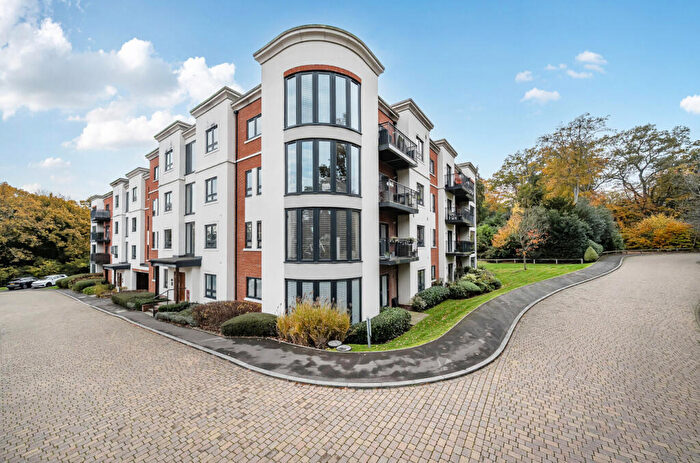 2 Bedroom Apartment For Sale In London Road, Binfield, Bracknell, Berkshire, RG42