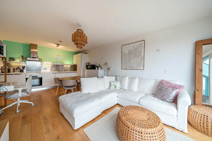 2 Bedroom Apartment For Sale In Steedman Street, London, SE17