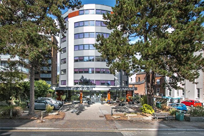 Studio To Rent In Bath Road, Bournemouth, Dorset, BH1