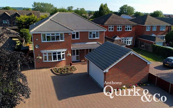 4 Bedroom Detached House For Sale In Long Road, Canvey Island, SS8