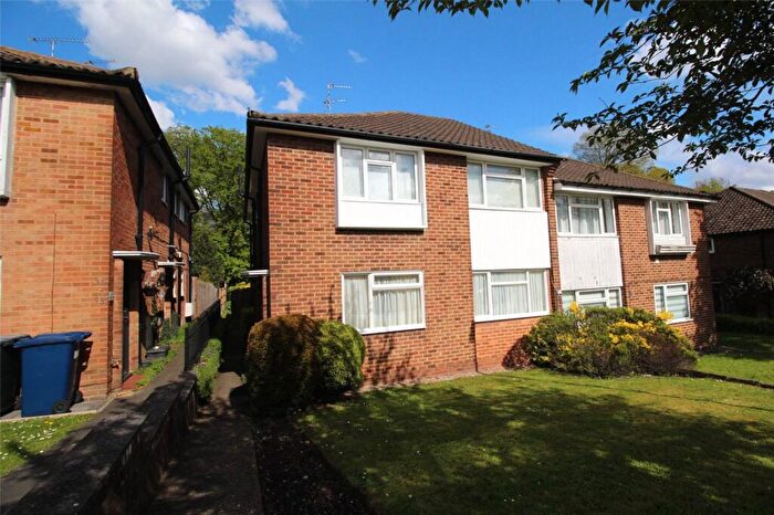 2 Bedroom Property For Sale In Vernon Crescent, Barnet, EN4