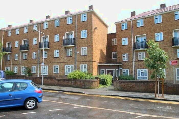 3 Bedroom Flat To Rent In St Augustines Court, Mornington Road, Leytonstone E11