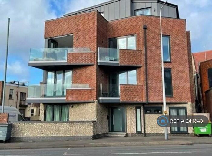 3 Bedroom Flat To Rent In Bowen House, Hythe, CT21