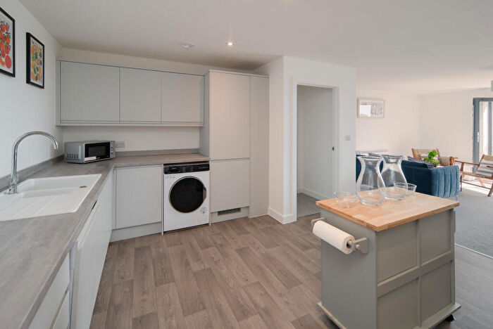 2 Bedroom Apartment To Rent In Carter Street, Sandown, PO36