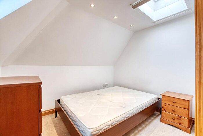 1 Bedroom Flat To Rent In Ossulton Way London, N2