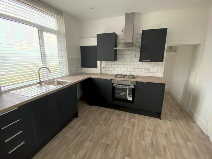 4 Bedroom Semi-Detached House To Rent In Eastview Terrace, Bargoed, CF81