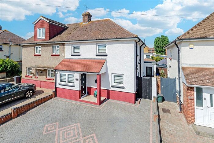 4 Bedroom Semi-Detached House For Sale In Packham Road, Northfleet, Gravesend, Kent, DA11