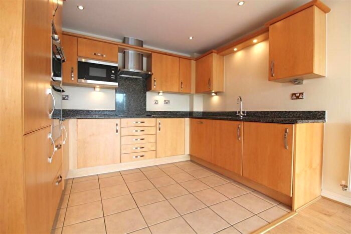 1 Bedroom Apartment To Rent In Spur House, The Crescent, Maidenhead, SL6