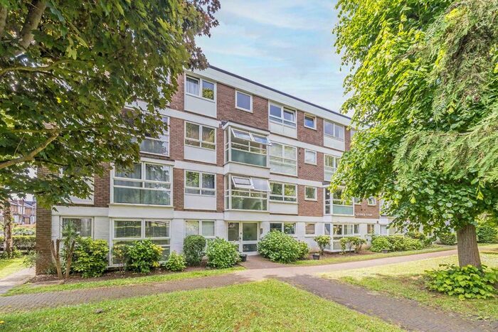2 Bedroom Flat To Rent In Fairfield South, Kingston Upon Thames, KT1