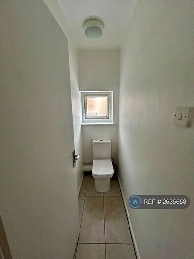 3 Bedroom Maisonette To Rent In Hodnet Grove, Birmingham, B5