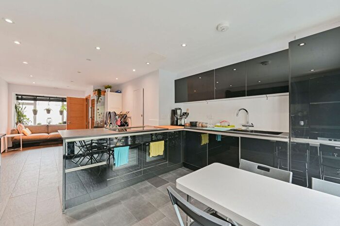3 Bedroom End Terrace House For Sale In Ramsden Road, Nightingale Triangle, London, SW12