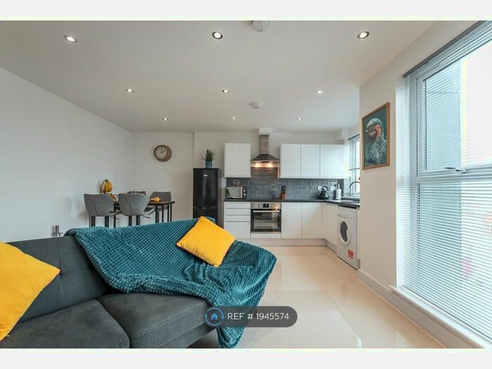 1 Bedroom Flat To Rent In Atlantic Mansions, Southampton, SO14