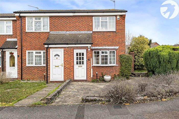 2 Bedroom End Of Terrace House For Sale In Greenacre Close, Swanley, Kent, BR8