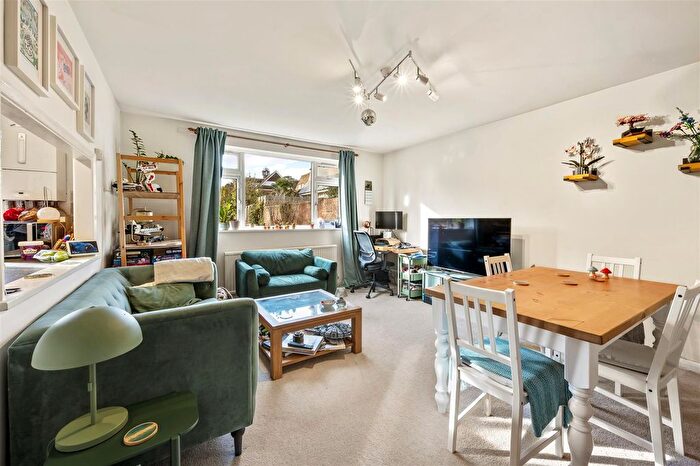 1 Bedroom Flat To Rent In Darlaston Road, Wimbledon, London, SW19