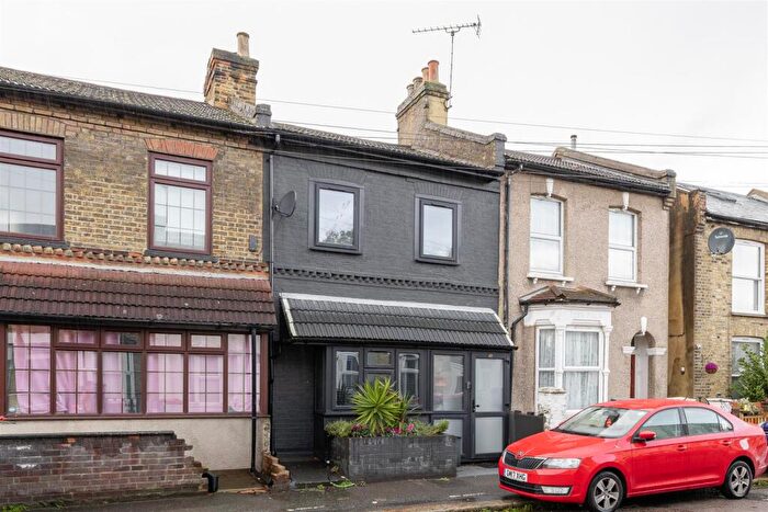 3 Bedroom House For Sale In Field Road, Forest Gate, E7