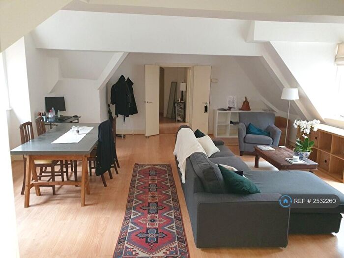 2 Bedroom Penthouse To Rent In Alie Street, London, E1