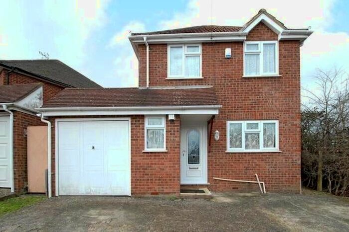 3 Bedroom Detached House To Rent In Rutland Avenue, High Wycombe, HP12