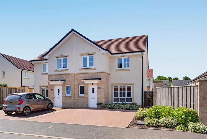 3 Bedroom Semi-Detached House For Sale In Sandstone Crescent, Thornliebank, Glasgow, G46