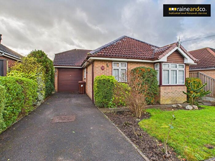 2 Bedroom Bungalow For Sale In Birch Grove, Potters Bar, EN6