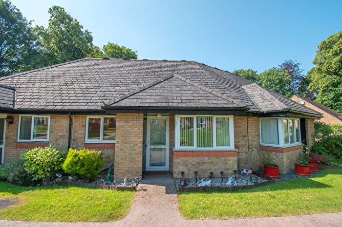 1 Bedroom Detached Bungalow For Sale In Hendon Grange, Leicester, LE2