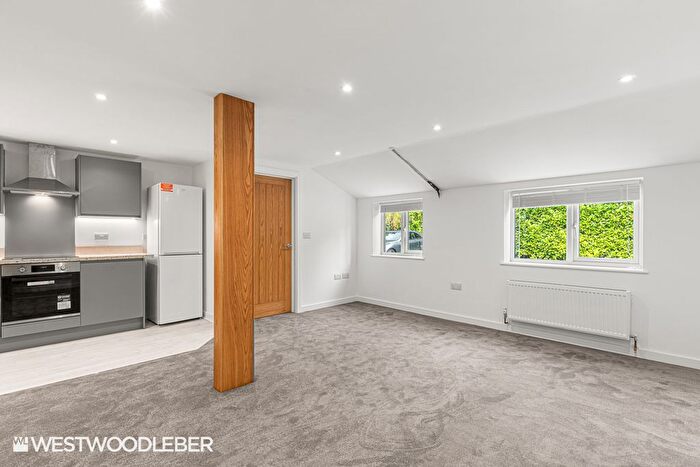 2 Bedroom Barn Conversion To Rent In Mangrove Lane, Hertford, SG13