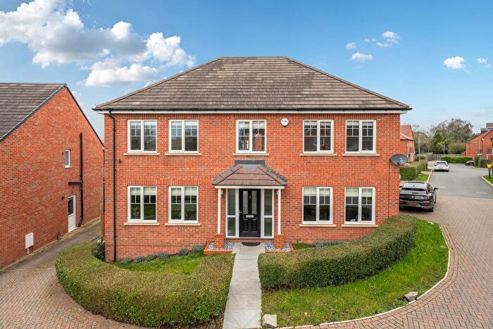 5 Bedroom Detached House For Sale In Birch Close, Maidenhead, SL6