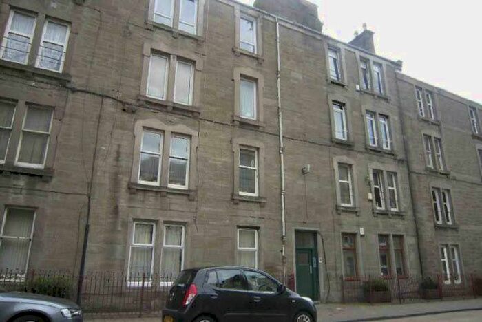 3 Bedroom Flat To Rent In Park Avenue, Baxter Park, Dundee, DD4