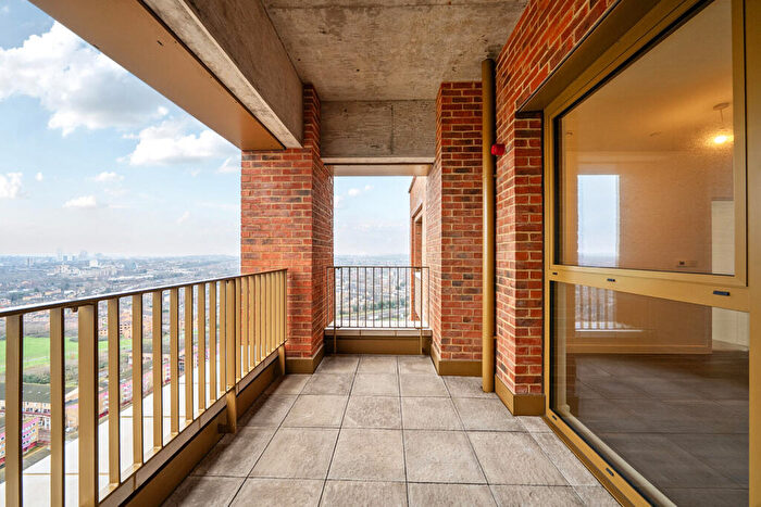 1 Bedroom Apartment For Sale In Ilderton Road, London, SE15