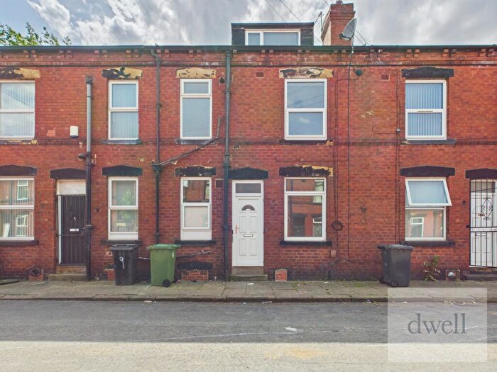 2 Bedroom Terraced House For Sale In Marley Terrace, Beeston, Leeds, LS11