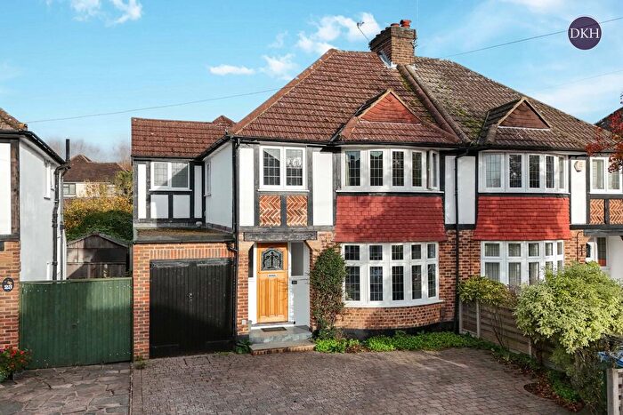 4 Bedroom Semi Detached House For Sale In Orchard Close, Cassiobury, Watford, Hertfordshire, WD17