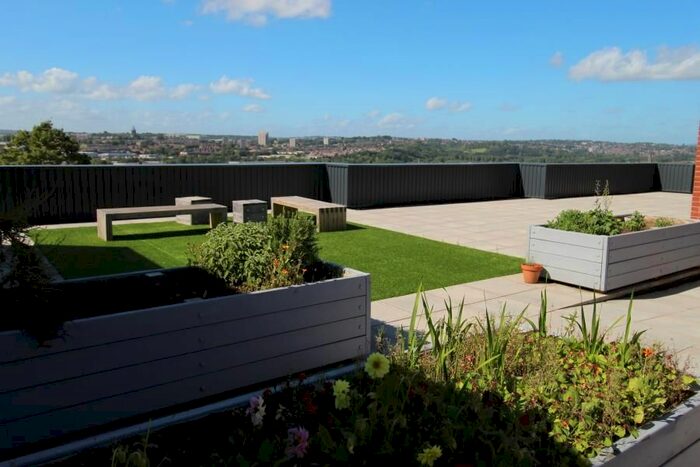 2 Bedroom Flat To Rent In The Gardens, Clarendon Quarter, Leeds, LS3