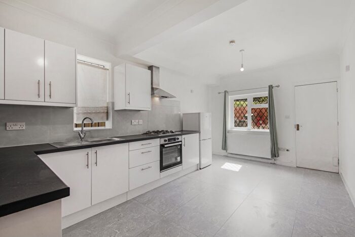 1 Bedroom Flat To Rent In London Road, London, SW16