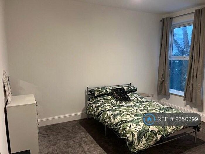 1 Bedroom Flat To Rent In West Didsbury, Manchester, M20