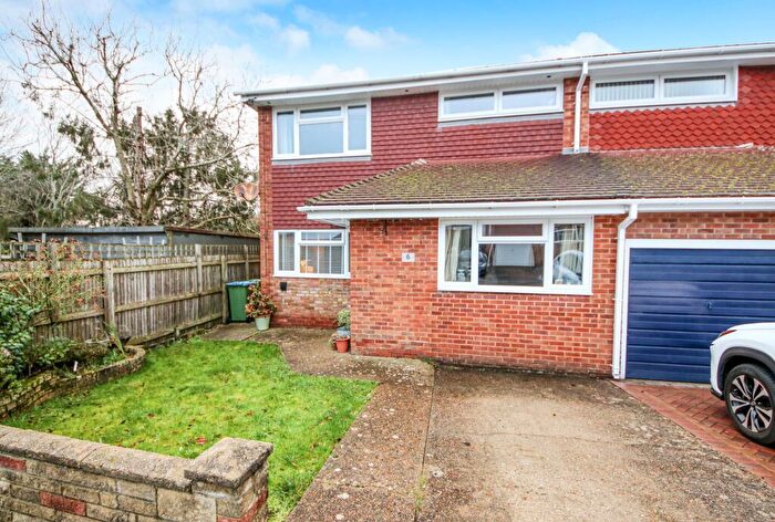 3 Bedroom Semi Detached House For Sale In Finlay Close, Sholing, SO19