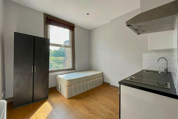 Studio To Rent In Iverson Road, West Hampstead, NW6