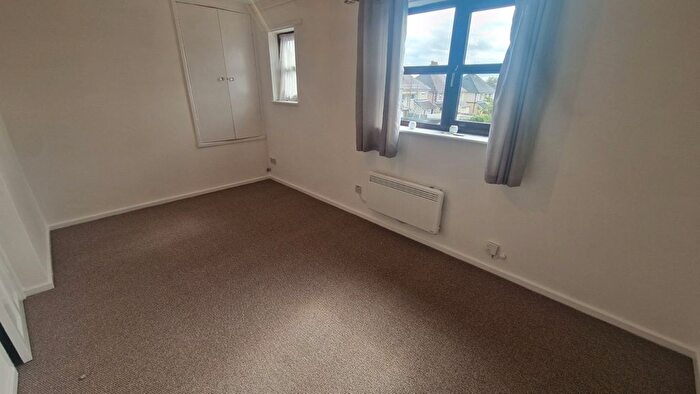 1 Bedroom Flat To Rent In Woodford End, Chadsmoor, Cannock, Staffordshire, WS11
