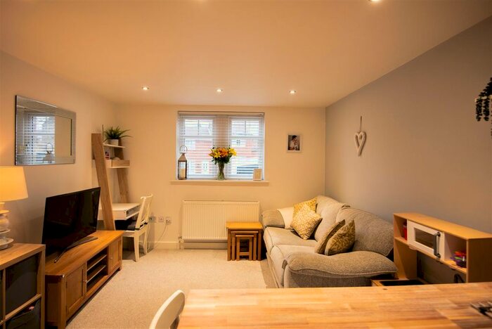 2 Bedroom Flat To Rent In Skipton Road, Harrogate, HG1