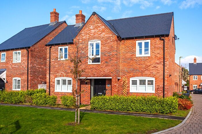 3 Bedroom Detached House To Rent In Greenwood Close, Oxfordshire, Sonning Common, RG4