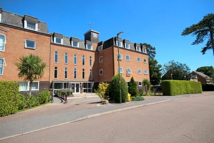 2 Bedroom Flat To Rent In Tymperley Court, Kings Road, RH13