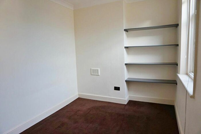 1 Bedroom Flat To Rent In Wanstead, E11