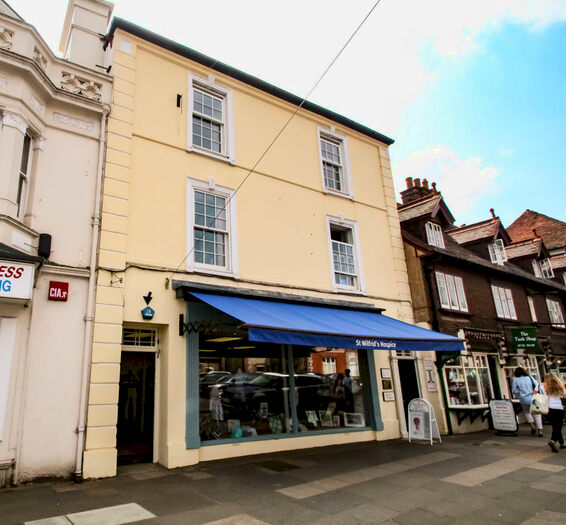 2 Bedroom Flat To Rent In North Street, Midhurst, GU29
