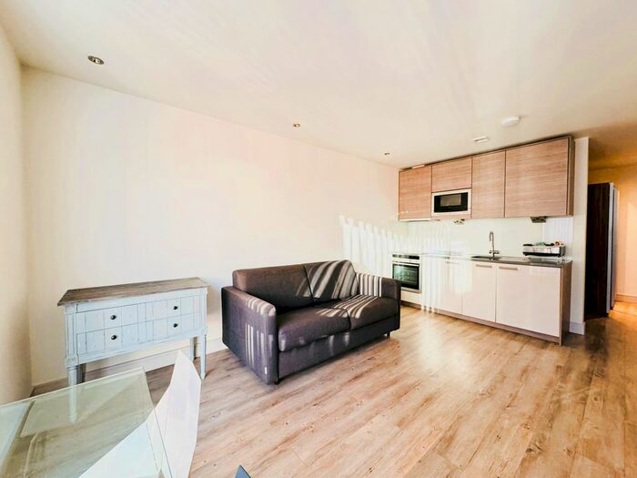 Studio To Rent In Park Street, London, SW6