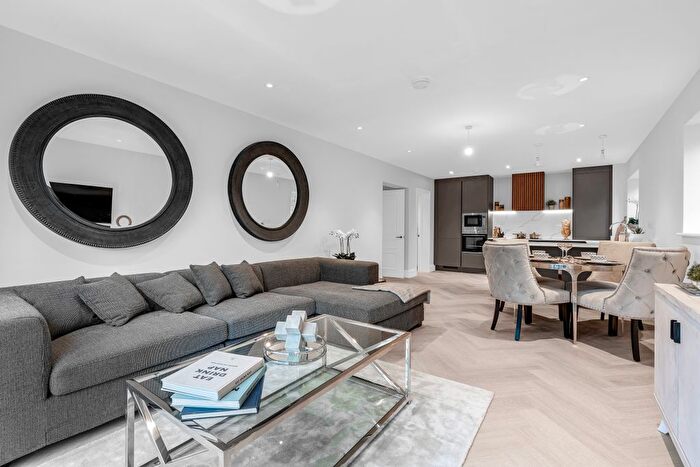 2 Bedroom Flat For Sale In Plot Caddington House, Welwyn, AL6