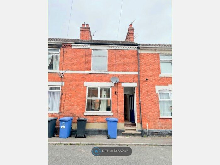 3 Bedroom Terraced House To Rent In King Street, Kettering, NN16