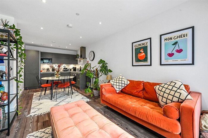 1 Bedroom Flat To Rent In Curie House, Wallis Road, Hackney, E9